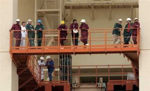 IRAN Techniciens russes et iraniens à Bouchehr.jpg