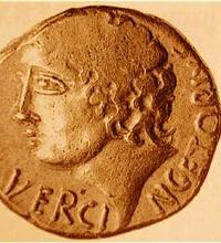 vercingetorix pièce de monnaie 52 av J-C.jpg
