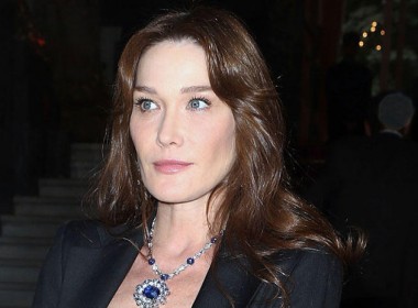 carla-bruni-4_reference_article.jpg