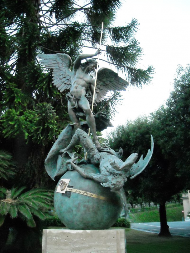 sans-titre.png Statue  St Michel.png