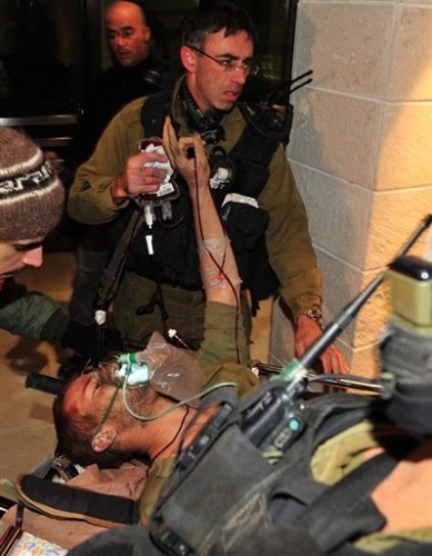 Evacuation soldat israélien blessé à Gaza.jpg