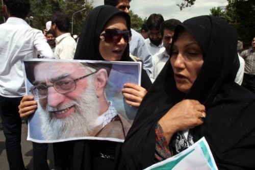 Ali Khamenei manif pro-gouvernemantale Iran.jpg