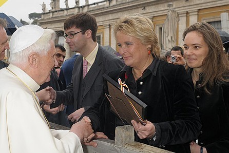 claudia-haider rencontre avec le pape.jpg