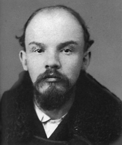 508px-Lenin-1895-mugshot.jpg