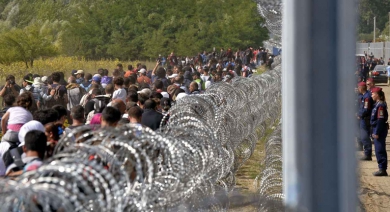 migrants_frontiere_serbe.jpg cloture.jpg