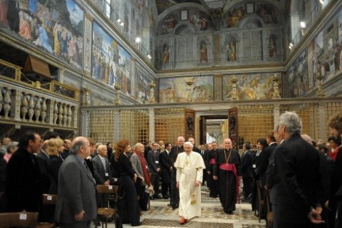 Chapelle Sixtine - le pape reçoit 260 artistes.jpg