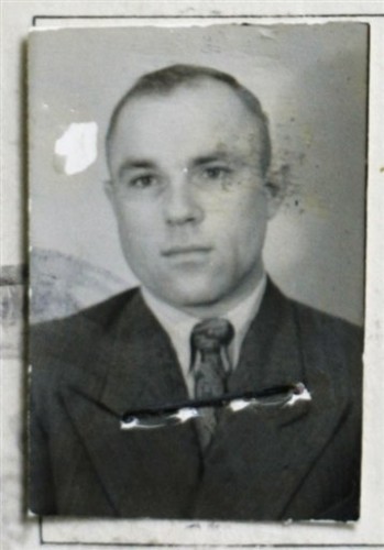 Demjanjuk - phto d'identité non datée.jpg
