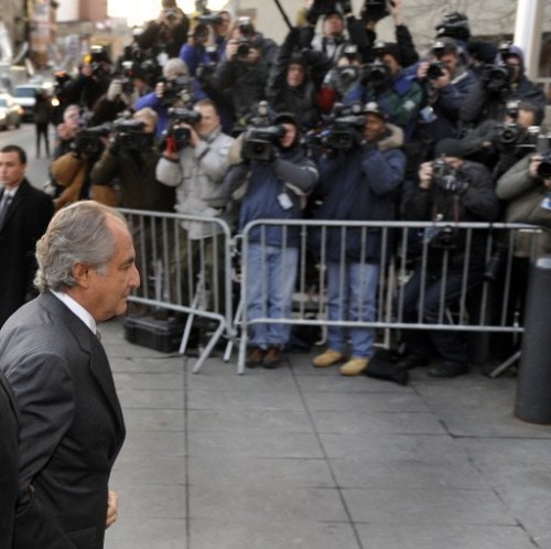 Madoff en prison 12 mars 09.jpg