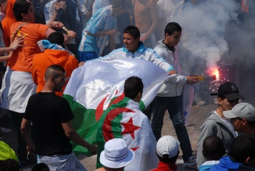 OM drapeau algérien centre WWW.JPG