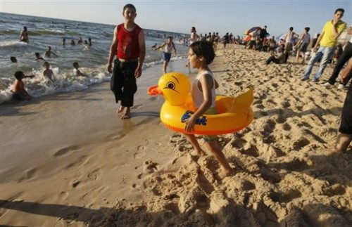 Plage de Gaza-ville 19 juin 2009.jpg