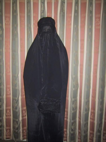 Burqa noire intégrale.jpg
