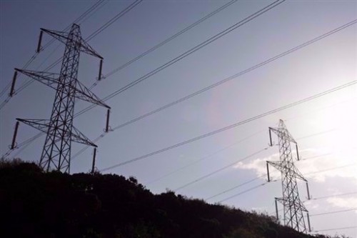 Lignes haute tension orage.jpg