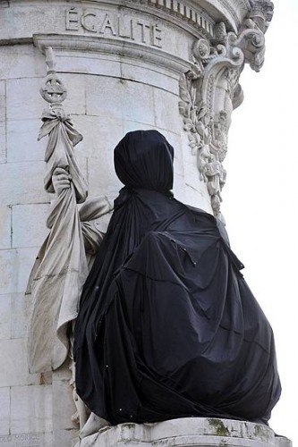 Burqa géante +.jpg
