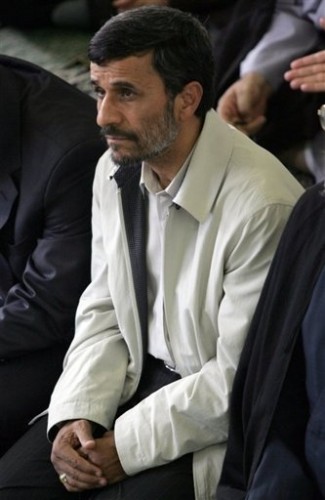 Ahmadinejad à téhéran le 19 juin 09.jpg