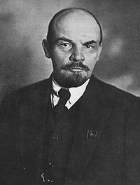 200px-Lenin 1920.jpg
