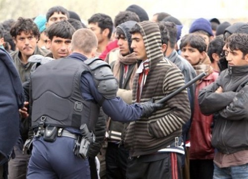 Migrants interpellés à Calais 21 avril.jpg